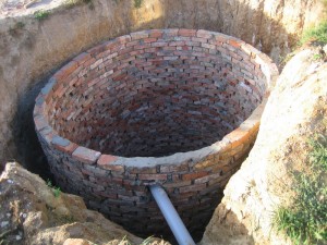 Выгребная яма для загородной канализации